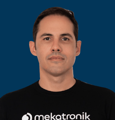 Retrato de Dênis Leite, sócio-diretor e cofundador da Mekatronik